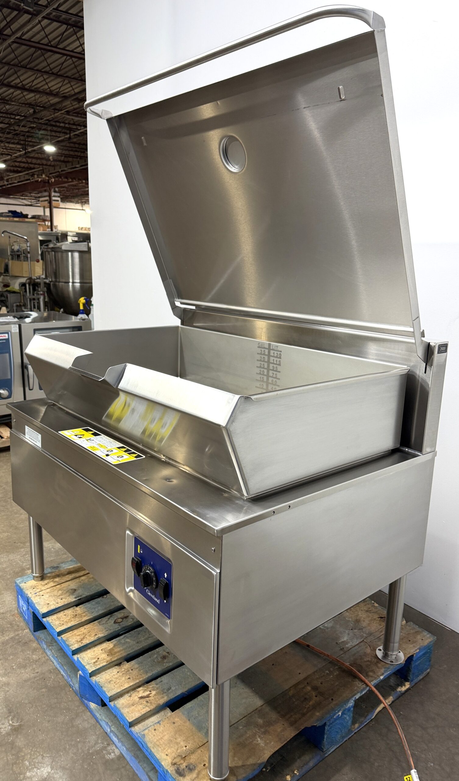 Cleveland 40 gallon, Natural gas, Braising pan w/ Power Tilt (Refurbished w/Warranty) - Image 14