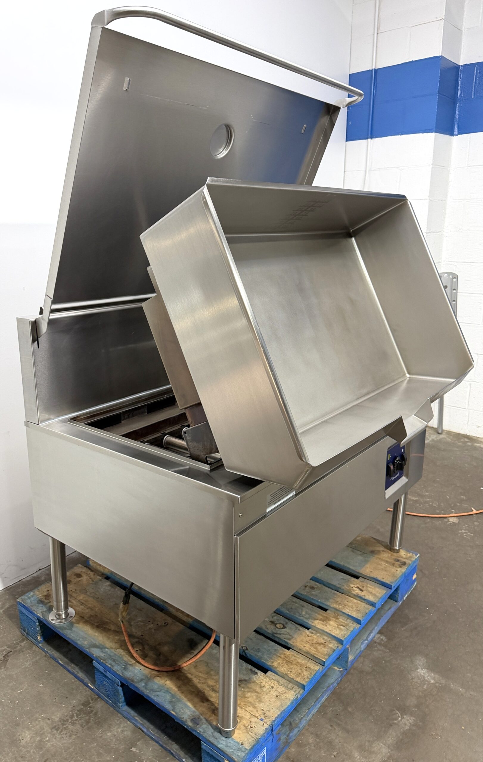 Cleveland 40 gallon, Natural gas, Braising pan w/ Power Tilt (Refurbished w/Warranty) - Image 16