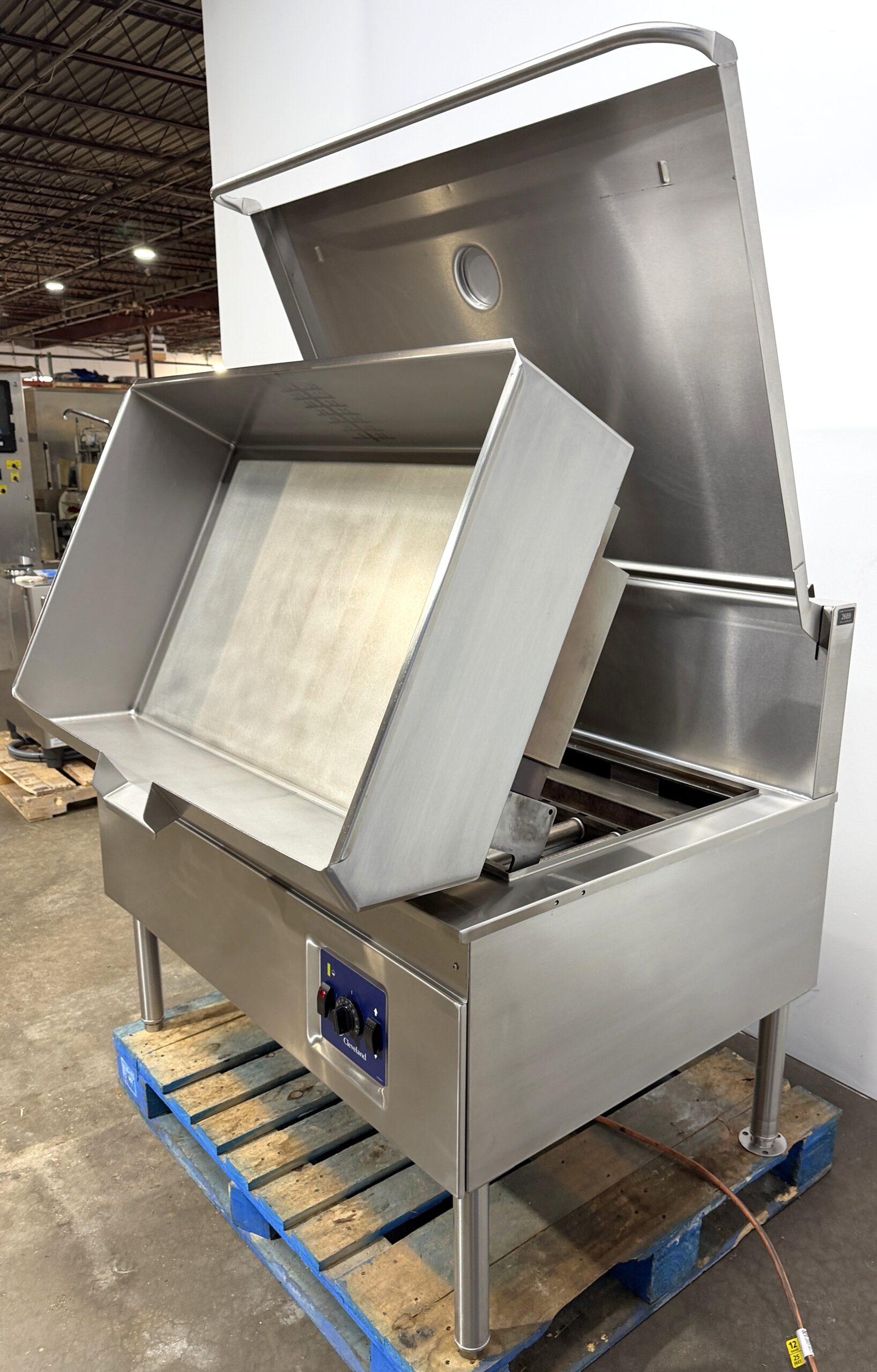 Cleveland 40 gallon, Natural gas, Braising pan w/ Power Tilt (Refurbished w/Warranty) - Image 17