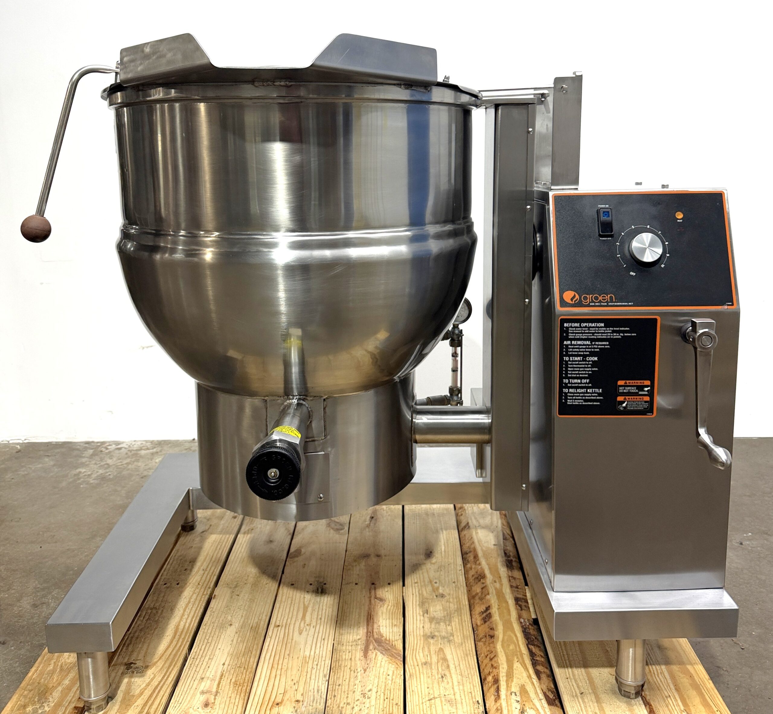 2019 Groen (DHT/1-40C) 40 Gallon, Natural Gas, Tilting Kettle (Refurbished w/WARRANTY)