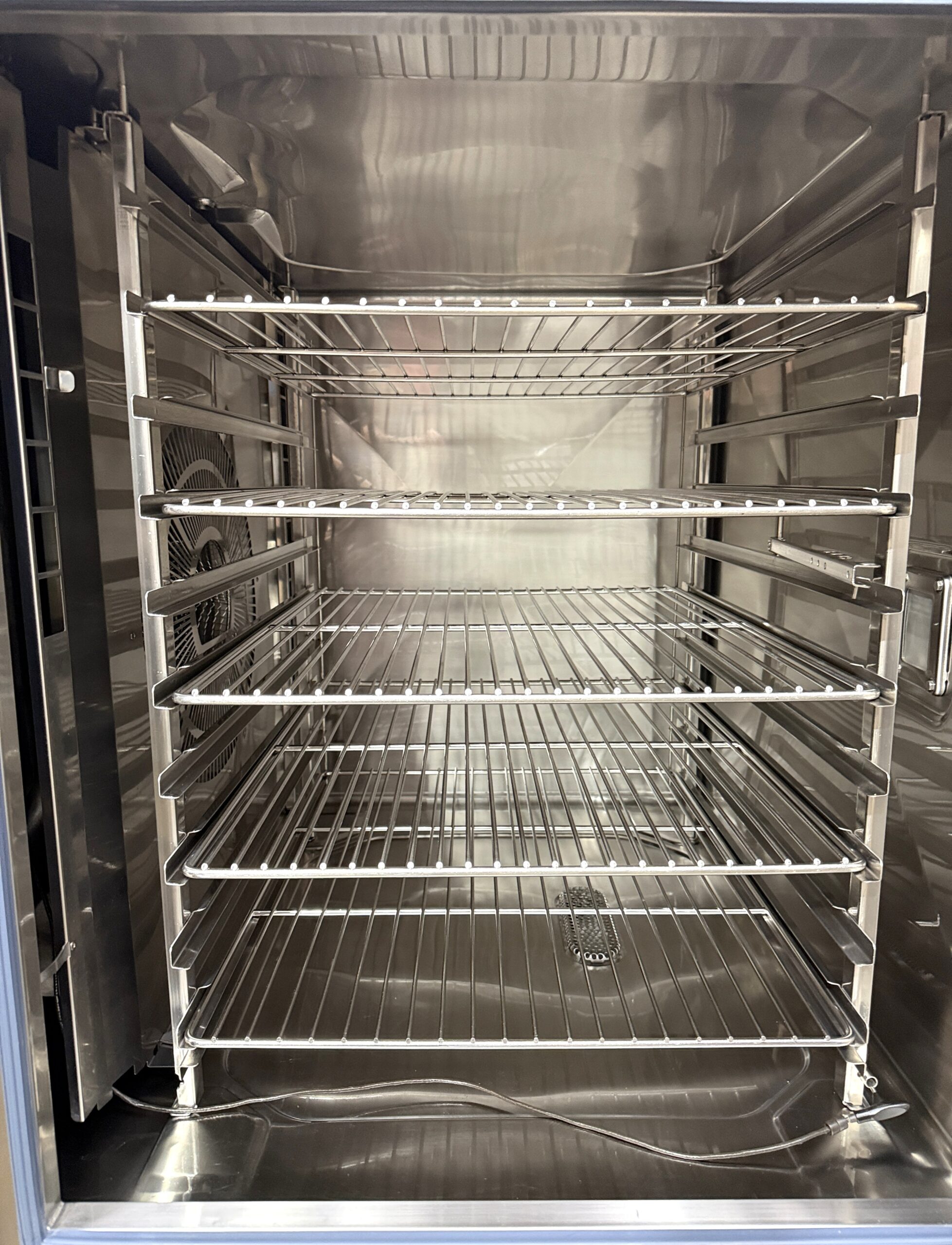Rational (SCCWE102G) 10 pan/FULL size Natural Gas Combi Oven w/ STAND (Refurbished w/Warranty) - Image 12