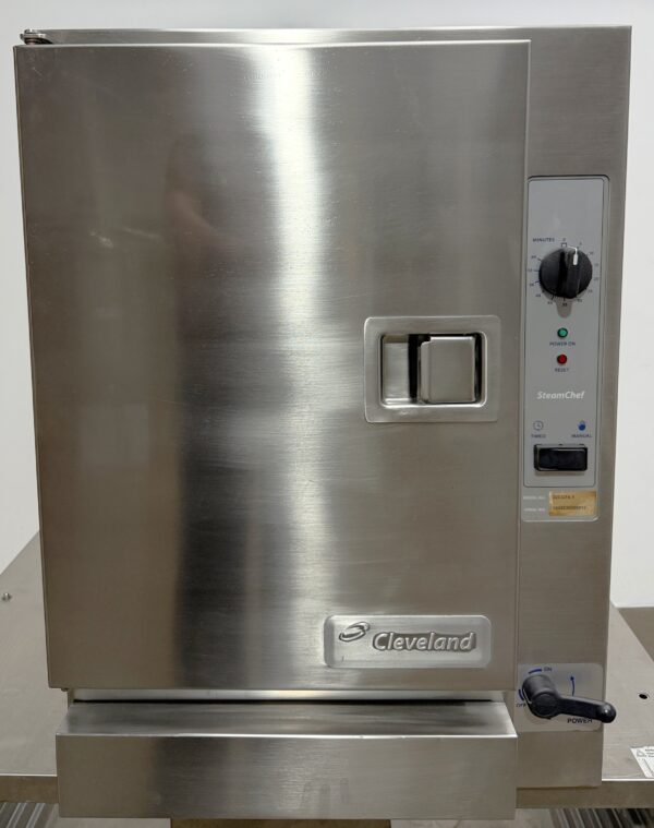 Cleveland 22CGT6.1 (6) Pan Natural Gas Steamer (Refurbished w/Warranty)