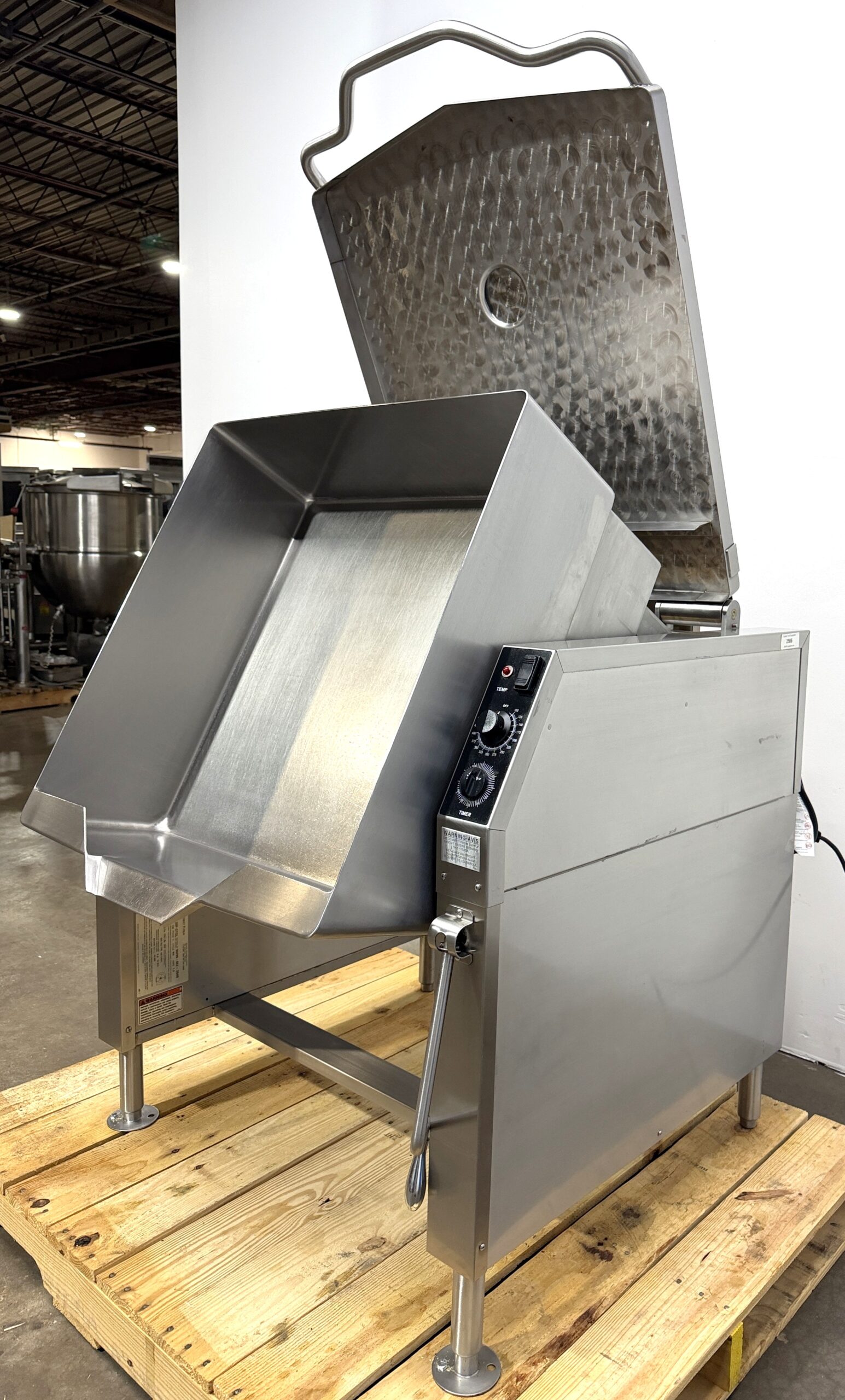 Market Forge 30 Gallon, Natural gas, Power tilt, Braising pan (Refurbished w/WARRANTY) - Image 2