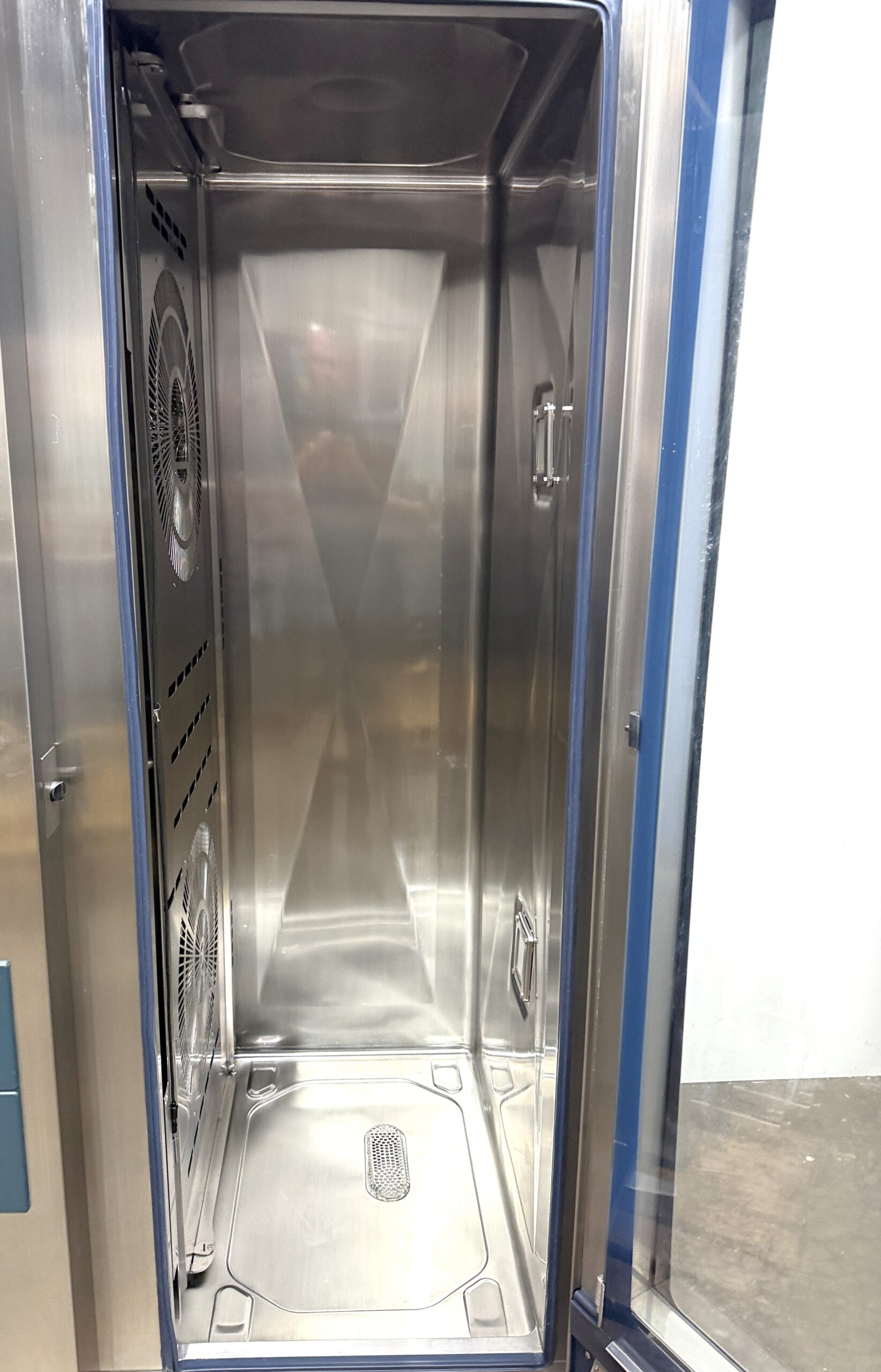 Rational SCCWE201G Natural Gas 20 pan, half size Combi oven (Refurbished w/WARRANTY) - Image 10