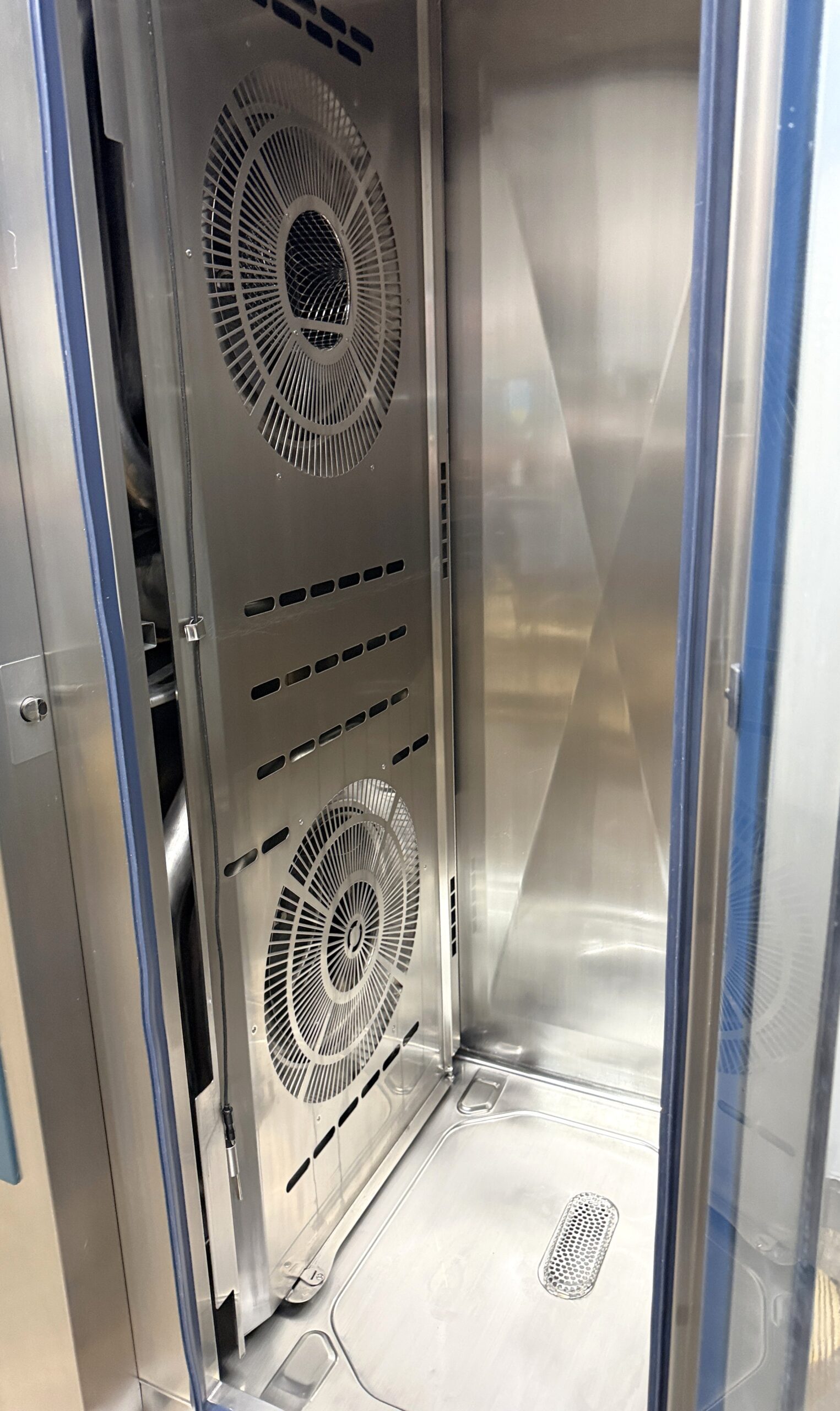Rational SCCWE201G Natural Gas 20 pan, half size Combi oven (Refurbished w/WARRANTY) - Image 9