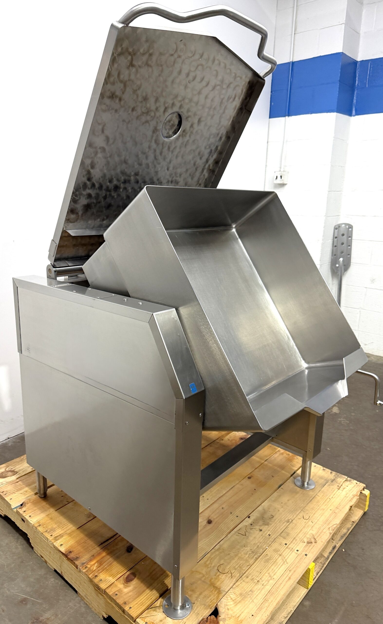 Market Forge 30 Gallon, Natural gas, Power tilt, Braising pan (Refurbished w/WARRANTY) - Image 3