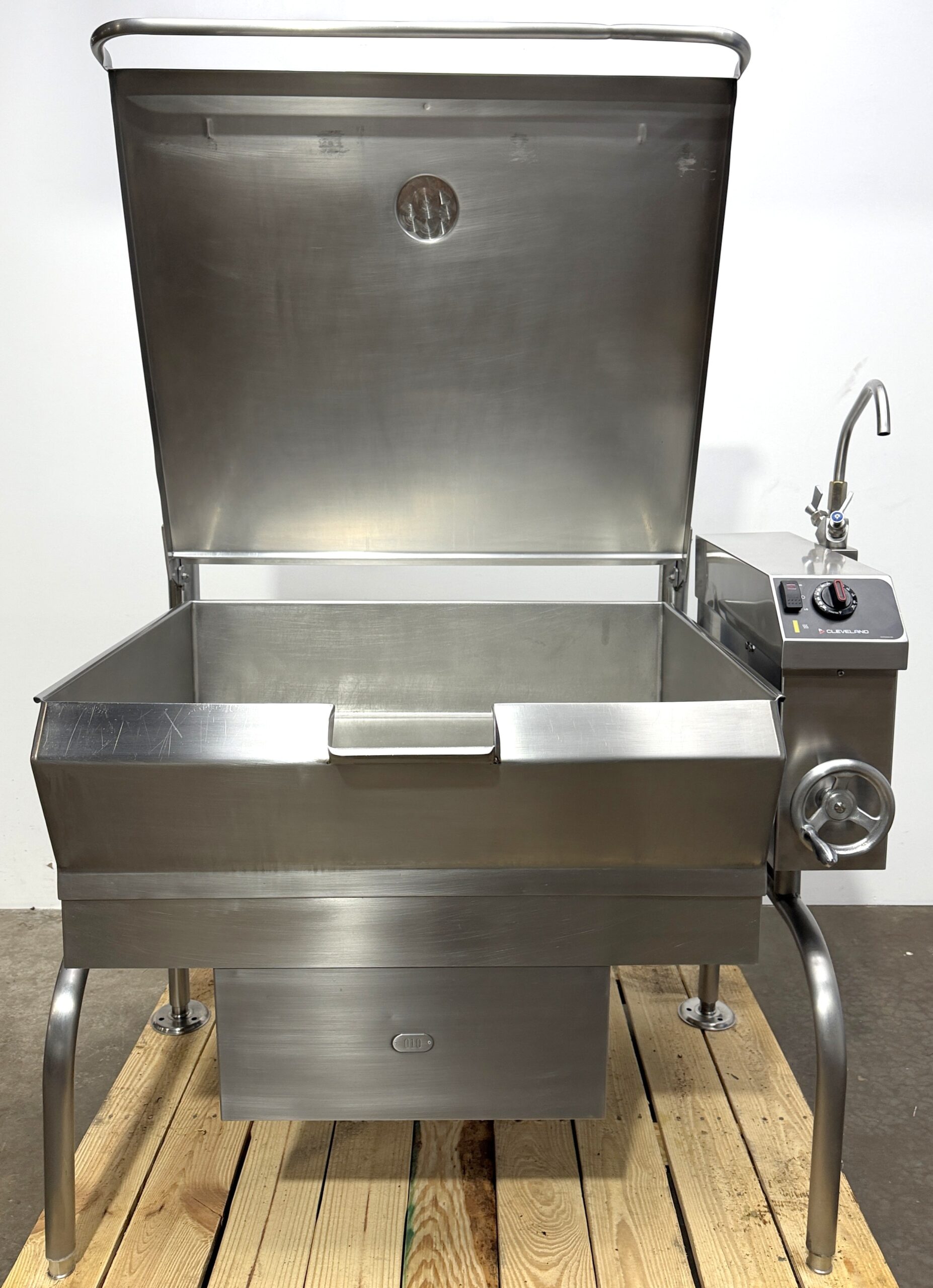 2019 Cleveland 40 gallon, Natural gas, Braising pan w/ Power Tilt (Refurbished w/Warranty) - Image 7