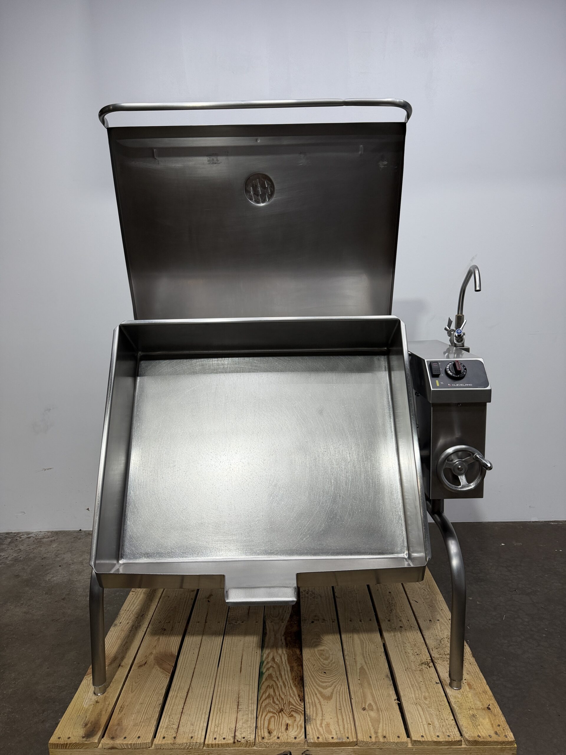2019 Cleveland 40 gallon, Natural gas, Braising pan w/ Power Tilt (Refurbished w/Warranty) - Image 5