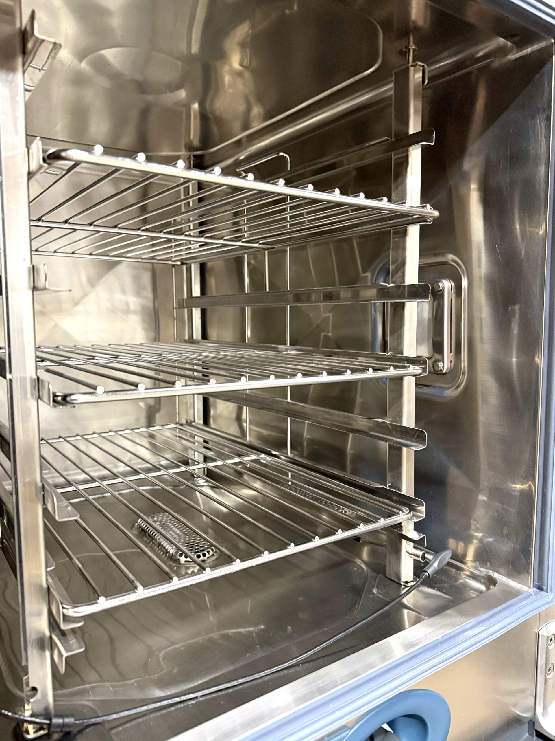 Rational 6 pan, half size, electric combi w/ UVP Hood & Stand (Refurbished w/Warranty) - Image 3