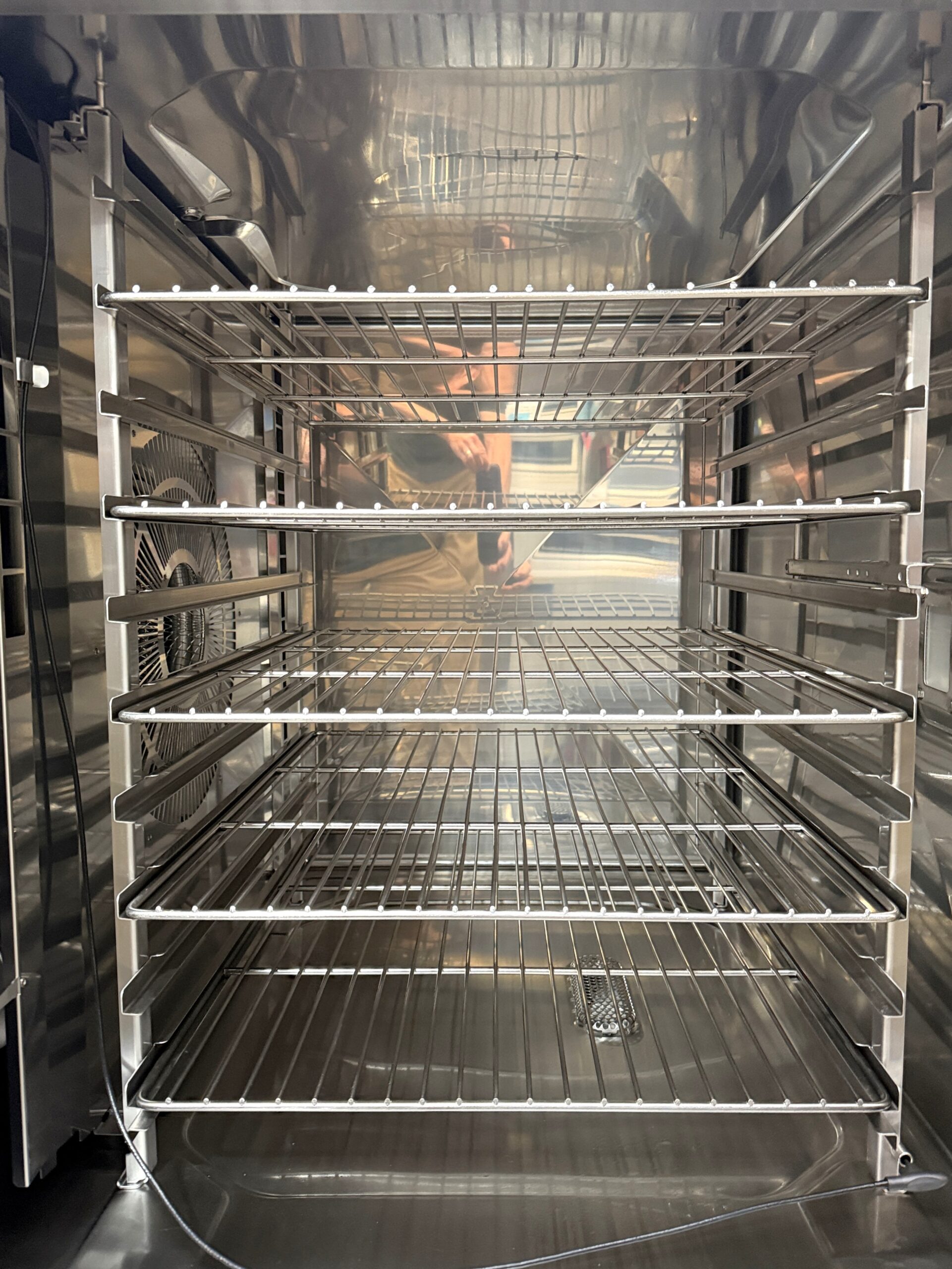 Rational (SCCWE102G) 10 pan/FULL size Natural Gas Combi Oven (Refurbished w/Warranty) - Image 12