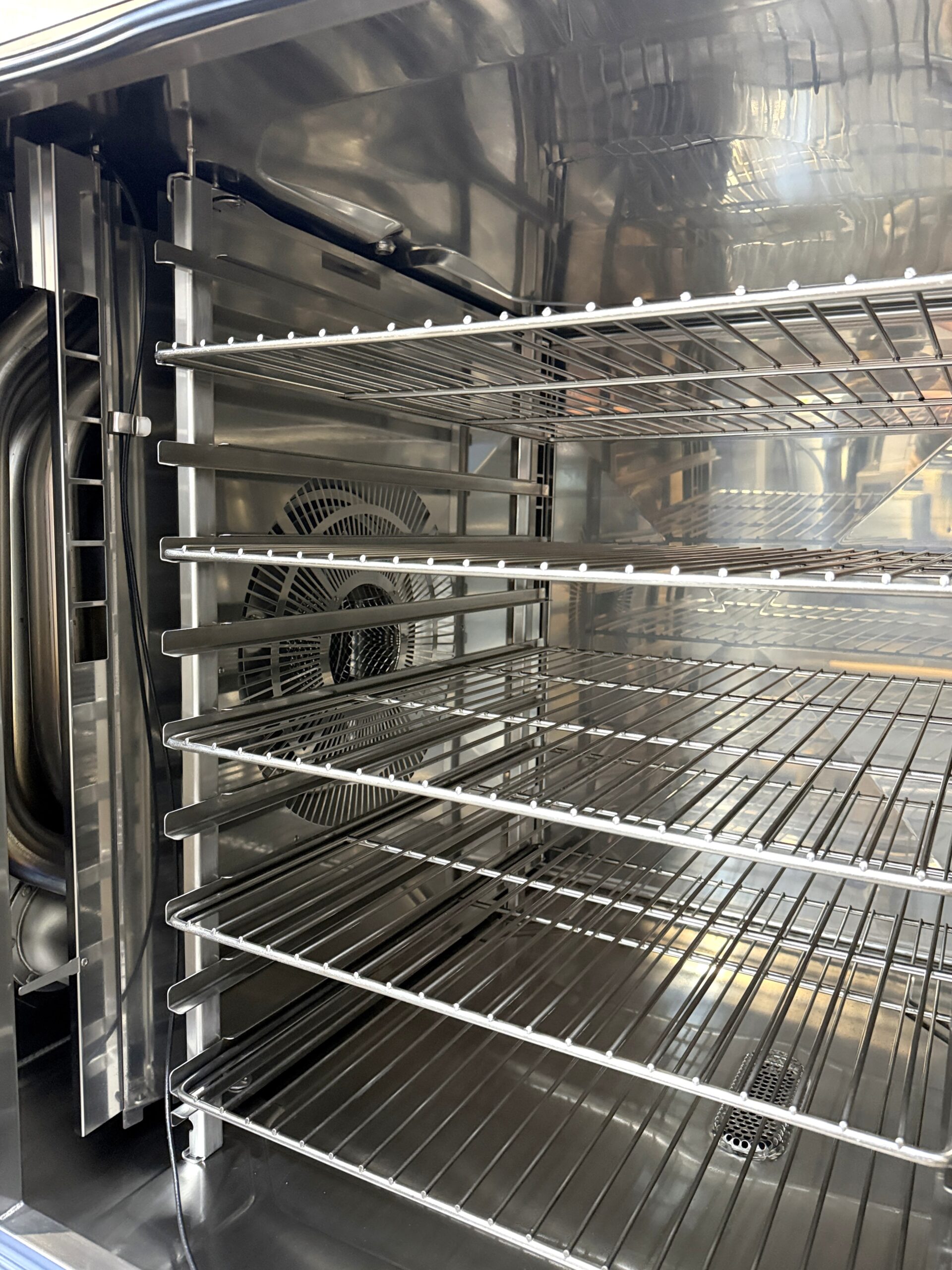 Rational (SCCWE102G) 10 pan/FULL size Natural Gas Combi Oven (Refurbished w/Warranty) - Image 11