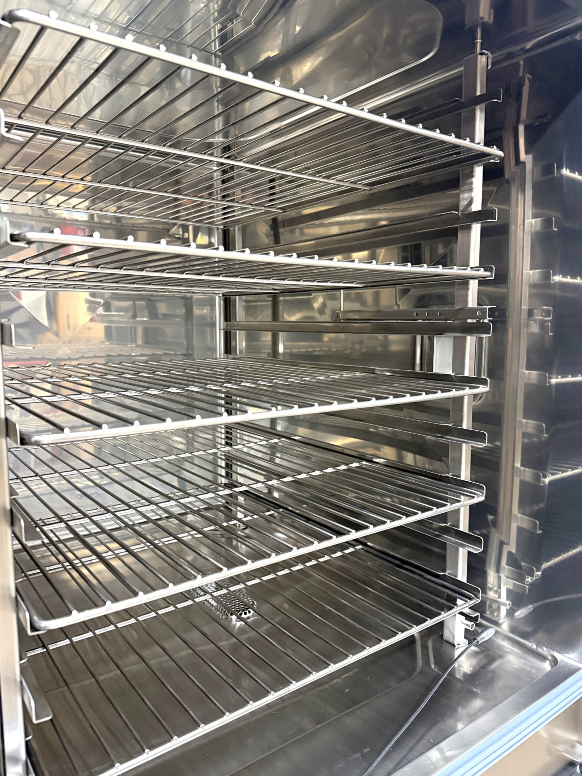 Rational (SCCWE102G) 10 pan/FULL size Natural Gas Combi Oven (Refurbished w/Warranty) - Image 10
